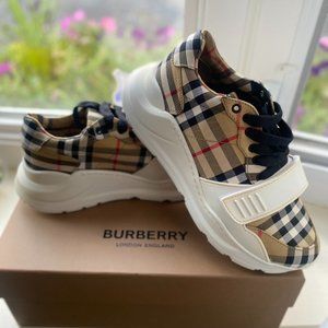 Burberry shoes